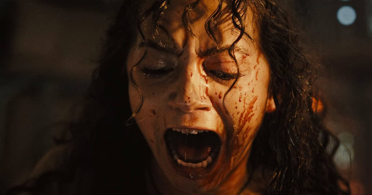 Clip from director Fede Alvarez's Alien: Romulus drops the character played by Isabela Merced into a terrifying situation